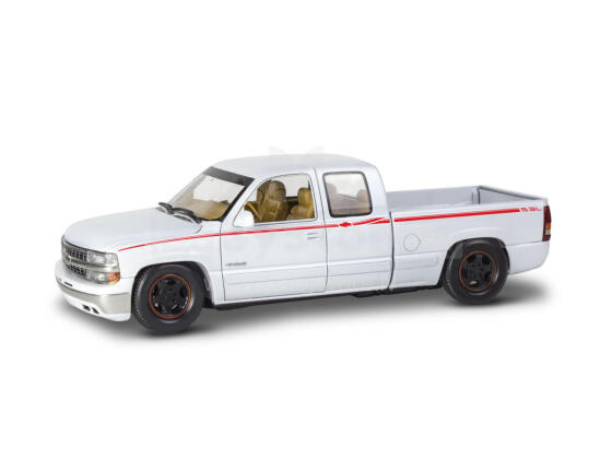 Revell plastmasas modeļa 1999. gada Chevy Silverado pielāgotais pikaps 1:25