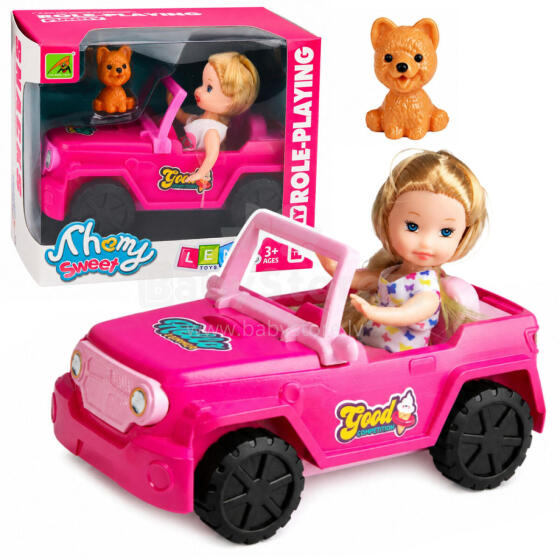 Mini lelle kabrioletā bezceļu automašīnā ar suņa figūru