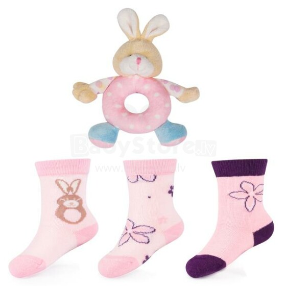 SOXO Baby Dovanų rinkinys 2884 Dovanų rinkinys 0-12m. Stilingos vaikiškos medvilninės kojinės 3vnt. + Žaislas