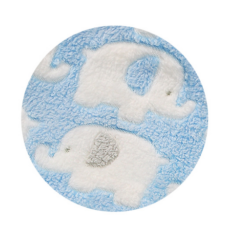 BabyOno Art. 1403 Elephant Мягкое одеяло из микрофибры с тисненым рисунком (75x100см)