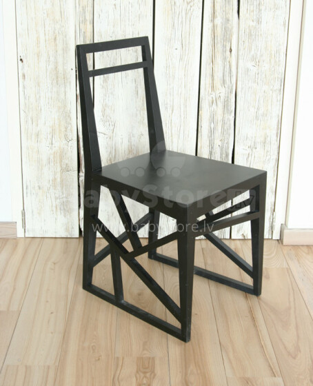 „Tilibs“ ir „Lacis“ menas. KFH1 medinė kėdė (spalva: juoda)