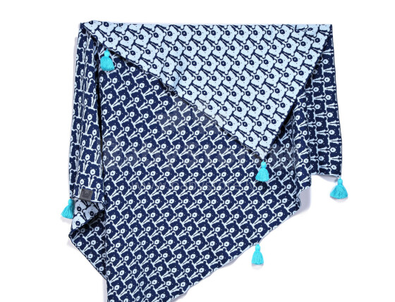La Millou Art. 83616 Mr. Big Cotton Tender Blanket Blueberry Bears Augstākās kvalitātes divpusēja sedziņa ar kapuci (95x125 cm)