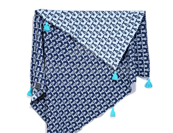 La Millou Art. 83616 Mr. Big Cotton Tender Blanket Blueberry Bears Augstākās kvalitātes divpusēja sedziņa ar kapuci (95x125 cm)