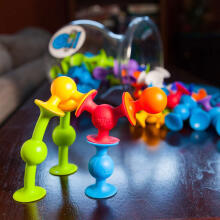 Fat Brain Toys Squigz Art.FA088-1 Силиконовый конструктор на присосках,24 шт (диаметр одной присоски 2,5 см)