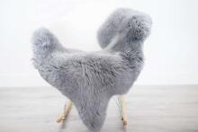 Natur Wool Art.118845 Aitas kažokādas paklājs (M) Pelekā krasā 90cm [aitāda]