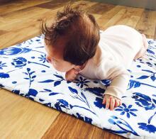 Lullalove Baby Wrap  Art.118922 Space mazuļu konvertiņš 75x75 cm