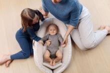 Voksi®  Baby Nest Premium Art.11008156 Light Grey Flying Гнездышко – кокон для новорожденных Babynest