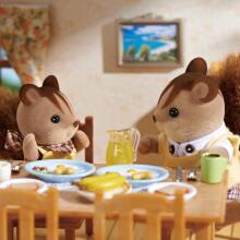 Sylvanian Families Valriekstu vāveru ģimene Art.4172