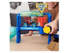 MONSTER JAM 1:64 vadītāja rotaļu komplekts Car Wash, 6060518