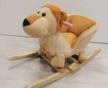 Lion Rocker Plush Animal Mīksts šūpuļzirdziņš ar muguriņas atbalstu (Šupuļzirgs)