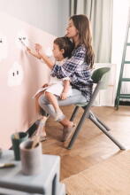 KinderKraft Livy Art.KHLIVY00WOD0000 Beige bērnu barošanas krēsliņš