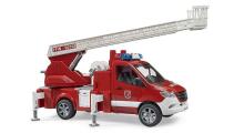BRUDER MB Sprinter ugunsdzēsības dienests ar grozāmām kāpnēm, sūkni un gaismas un skaņas moduli, 02673