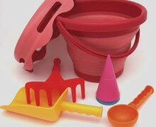 COMPACTOYS Pludmales spainis ar smilšu kastes rotaļlietām 7-in-1, sarkans