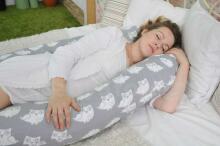 La Bebe™ Moon Maternity Pillow Art.152341 Old Rose Liels spilvens grūtniecēm ar memory foam (īpaši mīksts un kluss pildījums, kas pielagojas ķermenim) 195cm