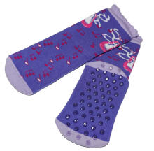 Weri Spezials Bērnu pretslīdes zeķes Ballet Shoes Lilac ART.WERI-0925 Augstas kvalitātes bērnu zeķes no kokvilnas ar pretslīdes pārklājumu