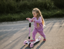 Kidwell City Uno Art.15922 Kids 3wheel scooter Bērnu skūteris augstāka kvalitāte ar gaismas effektiem