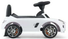Mercedes SLS uzbraucamie gājēji