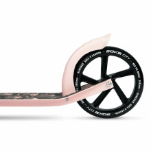 Soke City skrejritenis melnā un rozā krāsā