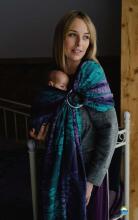 Little Frog Ring Sling Cotton Art.164109 Dark Meadow Zīdaiņu slings ar rinķiem  M izmērs (bērniem līdz 36 mēnešiem)