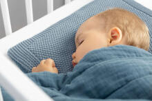 Knitted cot set with muslin - grey