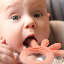 826/01 Silicone teether OCTOPUS PINK