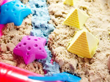 Ikonka Art.KX9511_2 Kinetic sand in a box 2kg moulds pink