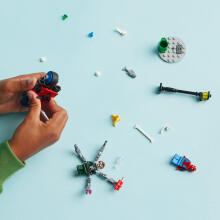 76275 LEGO® Super Heroes Marvel Pakaļdzīšanās Ar Motocikliem: Zirnekļcilvēks Pret Doktoru Astoņkāji