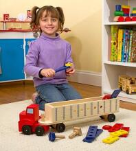 Melissa&Doug Big Truck Set Art.12758 Koka treilers ar instrumentiem