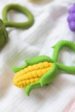Oil Carol Teether Toy Art.227780 Corn Прорезыватель для зубов  (натуральный каучук)