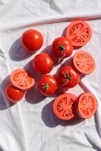 Oil Carol Teether Toy Art.227791 Tomato Прорезыватель для зубов  (натуральный каучук)
