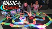 TLC Baby Magic Tracks Art.2540B Rotaļu sacīkšu trase ar spīdošu automašīnu (220 det.)