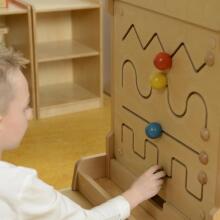 MASTERKIDZ Montessori smalko motoriku bīdāmais dēlis