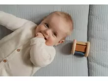 Little Dutch Roller Rattle Art.4703  Koka attīstošā rotaļlieta