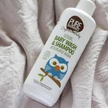 Pure Beginnings Kids Baby Wash Art.251277 bezziepju ādas mitrinošs, nomierinošs un atjaunojošs ķermeņa un matu mazgāšanas līdzeklis ar nomierinošu meža aromātu, 500 ml