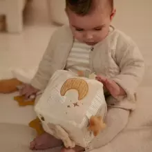 Little Dutch Soft Activity Cube Natural Newborn Art.8409  Mīkstais attīstošais klucis
