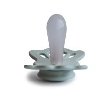 Frigg Lucky Symmetrical Silicone Pacifier  Art.10215 Sage Apaļš māneklītis (knupītis) no 100% naturāla silikona no 0-6 mēn. (1 gb.)