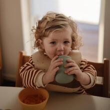 Mushie Silicone Sippy Cup Art. 2480182 Sand Силиконовая обучающая кружечка , 175 мл.