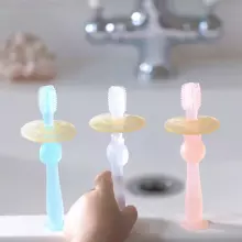 Haakaa 360° Silicone Toothbrush  Art.BHK075-LA Lilac первая зубная силиконовая щетка