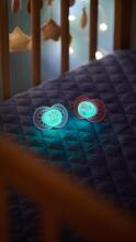 0912 PACIFIER ORIGINAL DAY&NIGHT 16+ PLANET LOVE BEIGE