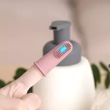 Haakaa  Silicone Finger Toothbrush  Art.TPS036-BH Blush  Силиконовая щетка-напальчник для первых зубов,2 шт