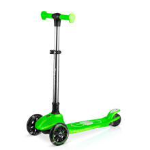 Three-Wheeled Balance Scooter for Kids Glowing in the Dark Ricokids Jelly - Green