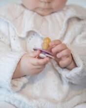 Rebael Round Latex Art.276196 Colour Mix  Apaļš māneklītis (knupītis) no 100% naturāla kaučuka no 0-6 mēn. (2 gb.)