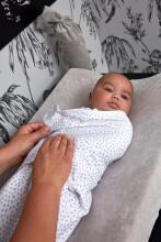 Meyco Swaddle Me Wrapsack Art.7501500   Хлопковая пелёнка для комфортного сна, пеленания 3,2 кг до 6,4 кг.