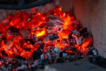 Natural Hardwood Charcoal Art.279740 Премиальный древесный уголь— натуральный уголь для гриля и BBQ,2 кг