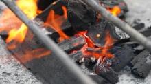 Natural Hardwood Charcoal Art.279932 Премиальный древесный уголь— натуральный уголь для гриля и BBQ,4 кг