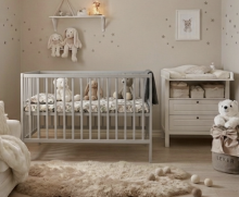Bocian Baby Cot Magda 120x60 Art.280151 White Stilīga Koka gultiņa ar nolaižamo malu