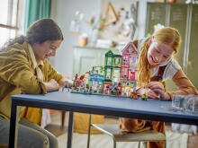 LEGO Friends  Апартаменты и магазины Хартлейк Сити