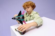 LEGO City lidmašīna pret automašīnu