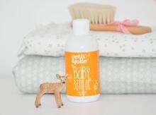 Petit Jolie Bath Oil Art.296442 100% natural skin-soothing and softening milky bath oil with rosemary extract for babies and adults, 200 ml