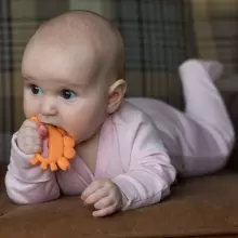 Baboo Silicone Teether Crab Art.296459 Augstākas kvalitātes - silikona grabulis (100% dabisks)